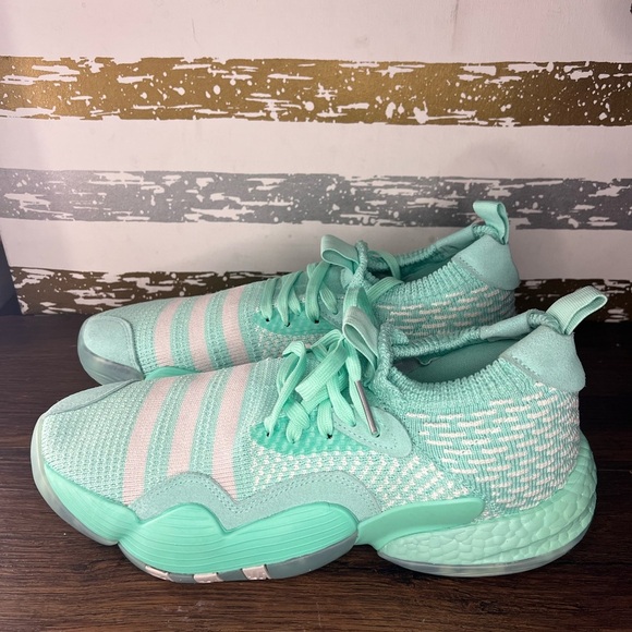 Other - Adidas Trae Young 2